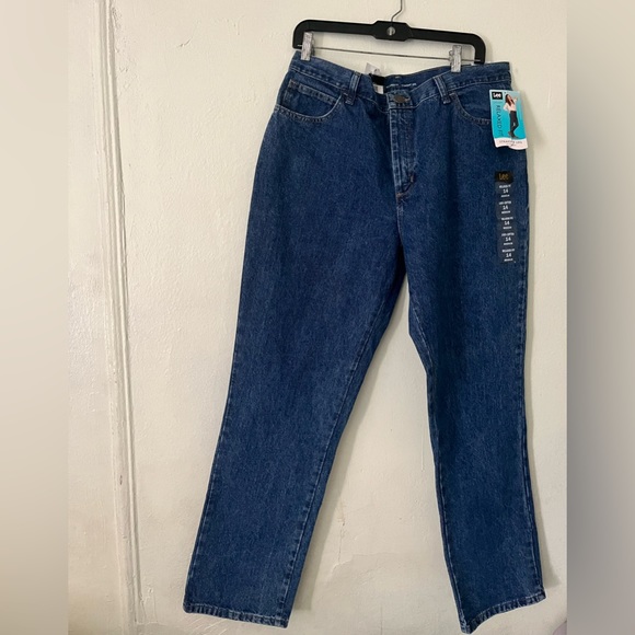 lee relaxed fit at the waist jeans